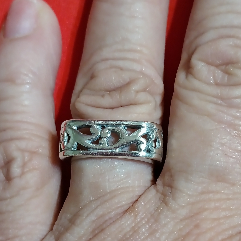 Brighton.925 silver cut out square ring.